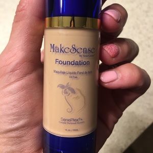 SeneGence MakeSense Dewy Foundation